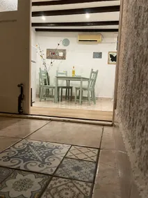 Cres, private room with terrace - Image 3