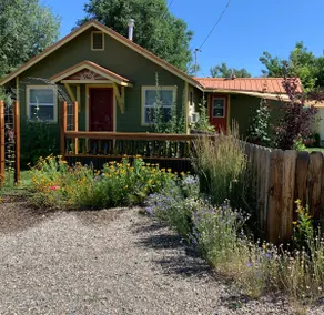 The Baker City Jewel Box- A Dog Friendly Art House - Image 3