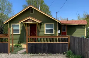 The Baker City Jewel Box- A Dog Friendly Art House - Image 2