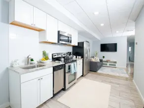 Downtown Suite II - Image 3