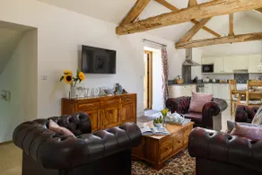 Luxury Barn conversion in village farm setting. - Image 3