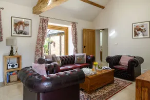 Luxury Barn conversion in village farm setting. - Image 2