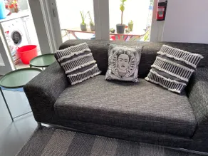 \"The Cave\" West Hobart: eco friendly apartment 🌈 🌱 🏳️‍⚧️ - Image 5