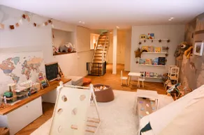 Spacious design house near museum district - Image 4