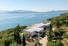 Private Dreamy Seafront Paradise - Image 4