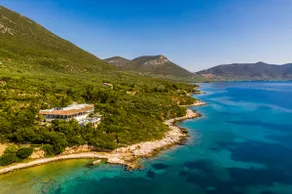 Private Dreamy Seafront Paradise - Image 2