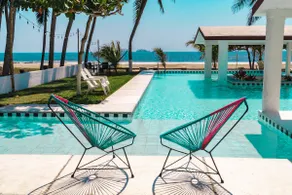 1 Villas Malaki - Beachfront house - Image 3