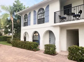Little Gem By the Beach and 5th w/Patio Old Naples - Image 4