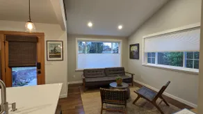 Peaceful, modern &conveniently located guest house - Image 2
