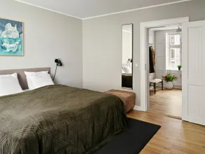 Spacious Two-Bedroom Apartment for 6 - Image 3