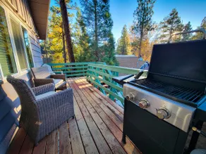Charmante maison industrielle et rustique mise à jour au cœur de Big Bear - Image 3