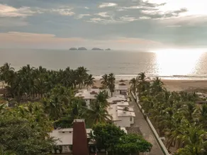 VillasMalaki-10-Oceanfront Bungalow - Image 2