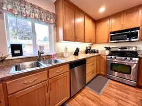 Location private inviting, All 5 Star Reviews! AC! - Image 5