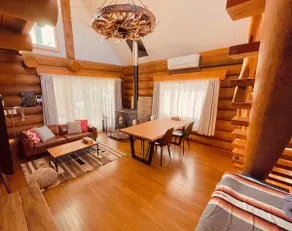 Comfy Log house!/Max8ppl/Free Parking/WIFI - Image 2
