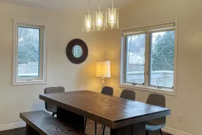 4-Bedroom House,1 block from Lake - Image 4