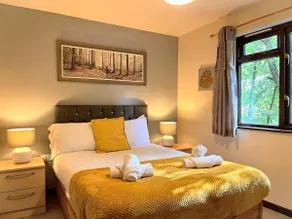 PrancingHare Lodge-Woodland Lodges-Pembrokshire - Image 3