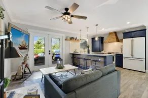 Relaxing Rambling Retreat in Equestrian Community - Image 3