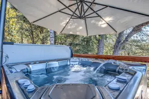 Stonewood- hot tub with an amazing view! - Image 3