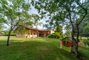 Quiet 4-star family cottage, large green spaces - Image 4