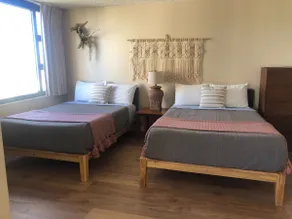 High Fl 1BR Waikiki Banyan includes Parking + WiFi - Image 3