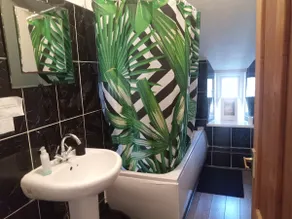 All for yourself Mid terraced house. - Image 5