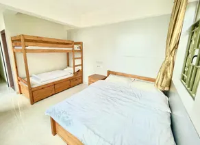 Spacious sea view house, 3 rooms, 2 bathrooms, 6 beds, 10 people, next to Tsim Sha Tsui subway station - Image 4