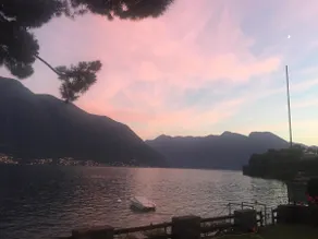 Villa am See mit privatem Garten und Pool. 180 ° Blick auf den See und die Insel - Image 3