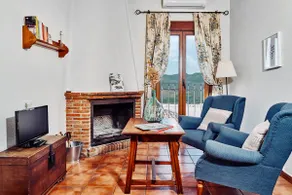 Studio with mountain views - Image 3