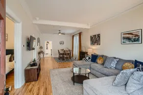 Mod Downtown Perfection | 3BD w/ Patio | Fast WIFI - Image 4