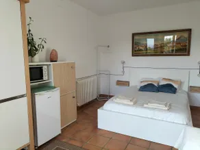 Studio with garden in the middle of nature - Image 3