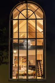 Arch Window garden apartment - Image 2