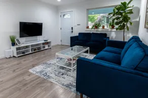 House of Malcolm Fort Worth / No cleaning Fee - Image 2
