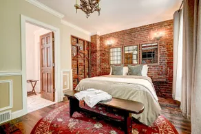 Walk to The Liberty Bell! 🔔- Home away from home! - Image 5