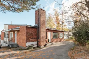 Island Retreat | 2BR, Seaside Walks & Free Parking - Image 3