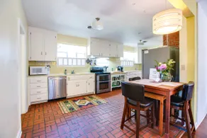 Mid-Century Gem 3BR Home Near FSU, FAMU & Downtown - Image 4