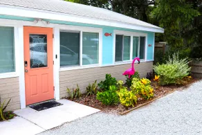 Cute Lil' House Near Historic Downtown Palm Harbor - Image 2