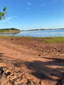 2 bedroom cottage. 1 minute to beach. Very private - Image 4