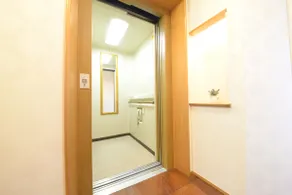 3 story detached house (with indoor elevator) - Image 3
