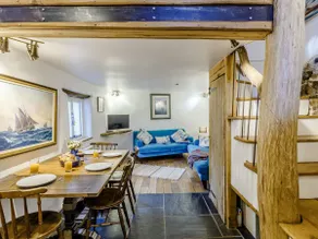 Quirky and Unique Tower House with Sea Views - Image 3