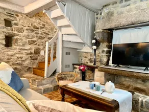 Medieval house,historic centre of Dinan,courtyard - Image 2