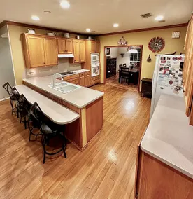 Great Family Home minutes from Magnolia Silos - Image 5