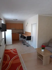 Ground floor apartment 5 minutes from the beach! - Image 3