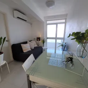 Live by the sea in Cheug Chau - Image 3