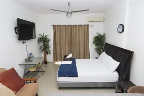 AIRBNBerick1+FREE (1 Vespa+2 Bicycles+2 Snorkes) - Image 3