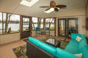 Multi-Gen Lakeside Home • Beach, Kayaks, Huge Deck - Image 4