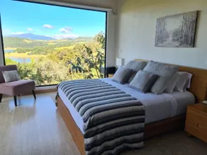 Casa Loma, Modern with a View of the Sisga Reservoir - Image 2