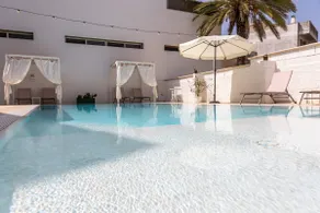 Enchanting Refuge with Pool and Breakfast - Image 4