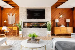 Mid Century Modern Getaway with outdoor Hot Tub - Image 2