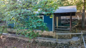 Lake Side Cabin #5 at Fisherwaters Resort - Image 3