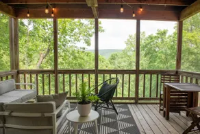 Modern mountain retreat | hot tub & views - Image 4